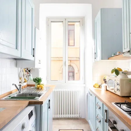 Charming Capri Style Retreat - Near Termini Station, Near Colosseum Appartamento *