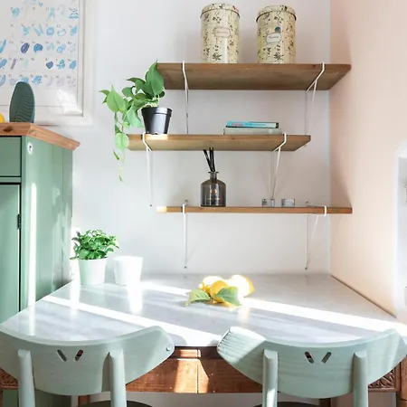 Charming Capri Style Retreat - Near Termini Station, Near Colosseum Roma