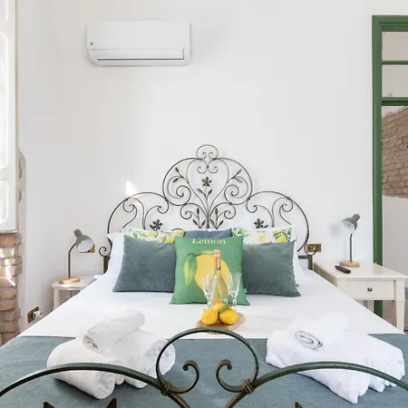 Appartamento Charming Capri Style Retreat - Near Termini Station, Near Colosseum Roma