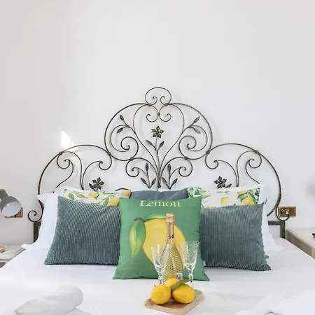 Charming Capri Style Retreat - Near Termini Station, Near Colosseum Appartamento *