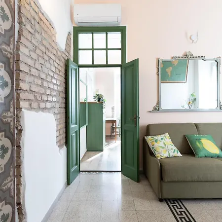 Charming Capri Style Retreat - Near Termini Station, Near Colosseum Appartamento Roma