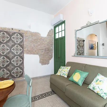 Appartamento Charming Capri Style Retreat - Near Termini Station, Near Colosseum *