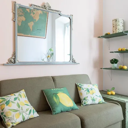 Charming Capri Style Retreat - Near Termini Station, Near Colosseum Roma