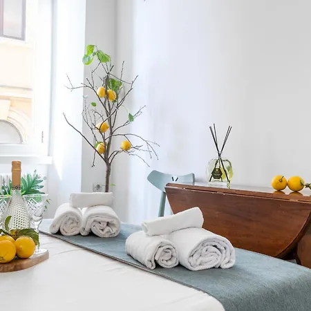 Charming Capri Style Retreat - Near Termini Station, Near Colosseum *