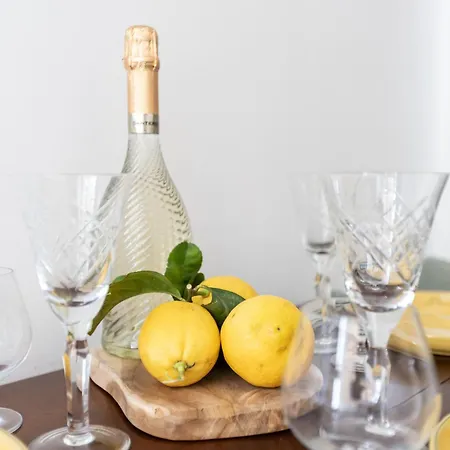 Charming Capri Style Retreat - Near Termini Station, Near Colosseum Appartamento Roma