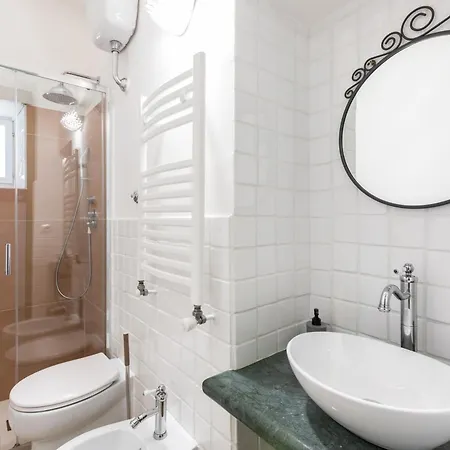 Charming Capri Style Retreat - Near Termini Station, Near Colosseum