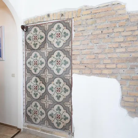 Charming Capri Style Retreat - Near Termini Station, Near Colosseum * Roma